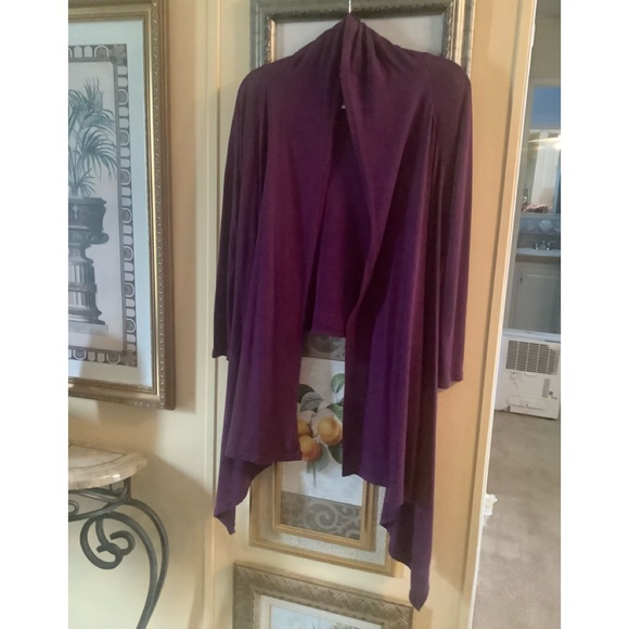 Cardigan Open front Wine color asymmetrical design size medium, in good … - Picture 1 of 7